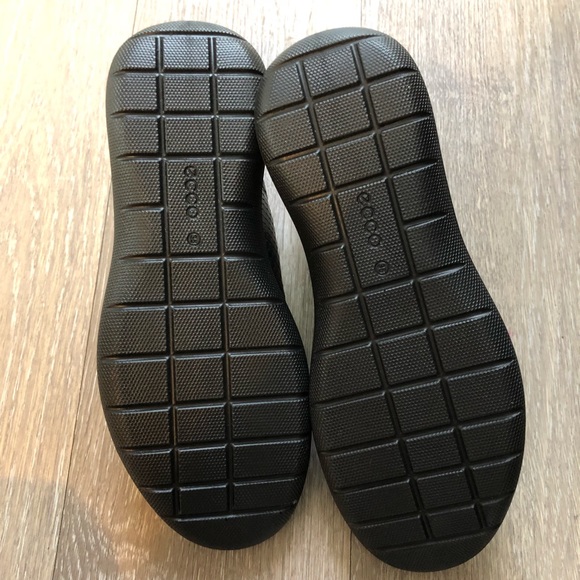 ecco soft 5 zip sneaker